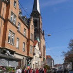 Vorbei an der Petruskirche