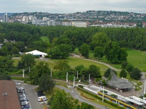 Haltestelle Mineralbäder und der Berger Festplatz