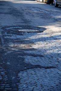 Haußmannstraße, für was Asphalt, Kopfsteinpflaster hält länger