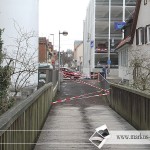 Brücke wegen Hochwasser gesperrt