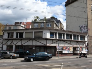 Ehemals Kino und Tanzlokal, heute Schandfleck