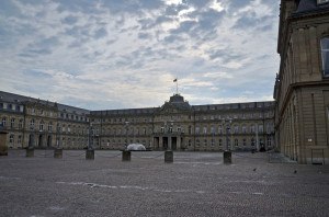 Fahne-am-Neuen-Schloss-1