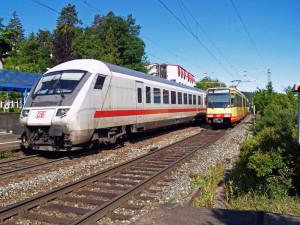 IC-und-Tram,-Ispringen