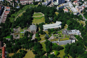 LUFTBILD, Flug 24.06.2016, Manfred Storck Stuttgart-Berg, Neckarstrasse, Südwestrundfunk, Villa Berg, Park